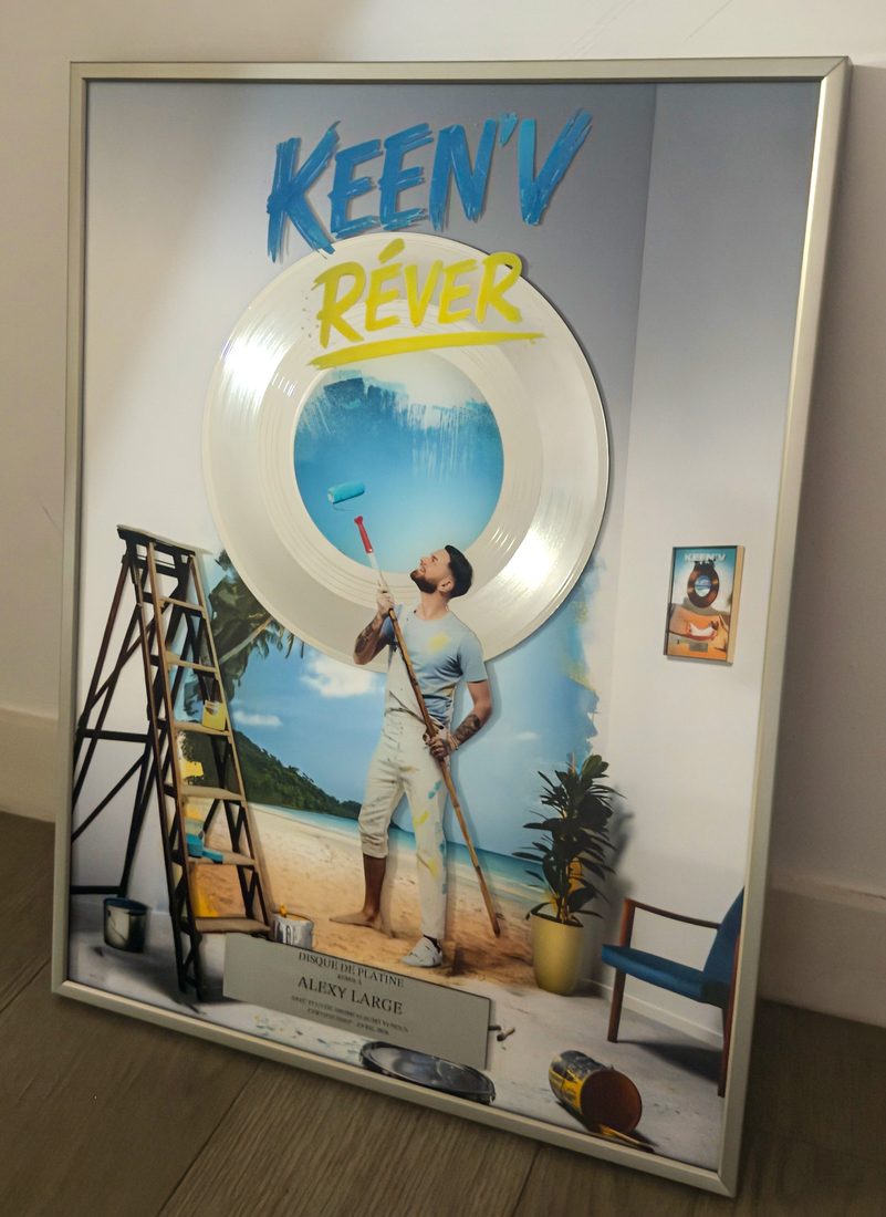 Disque de platine personnalisé Top Certif France - création sur mesure pour l'artiste Keen'V, titre Rêver, encadré avec plaque gravée